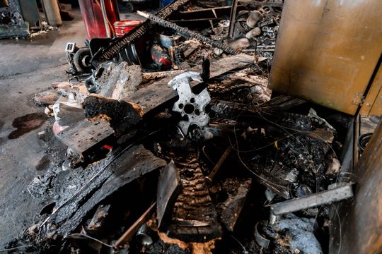 Warsztat w Milejowicach po pożarze (zdjęcia)