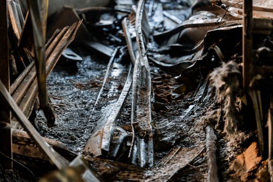 Warsztat w Milejowicach po pożarze (zdjęcia)