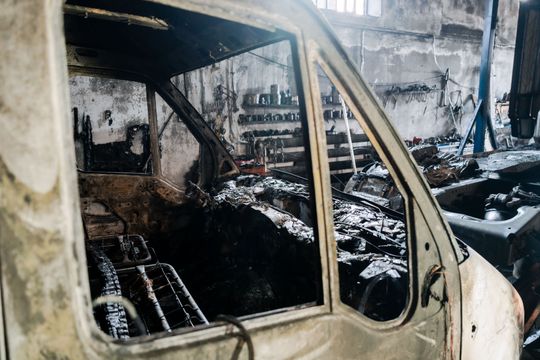 Warsztat w Milejowicach po pożarze (zdjęcia)