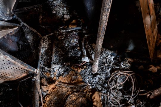 Warsztat w Milejowicach po pożarze (zdjęcia)