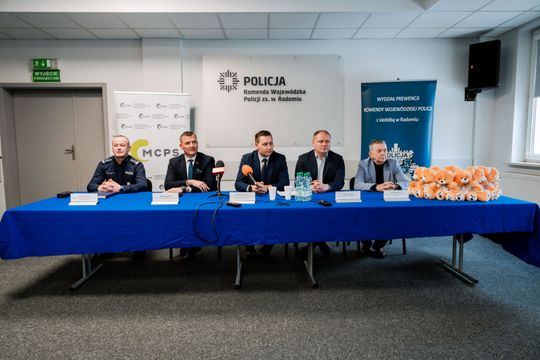 Program ochrony dzieci i młodzieży (zdjęcia)