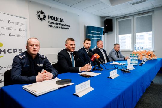 Program ochrony dzieci i młodzieży (zdjęcia)