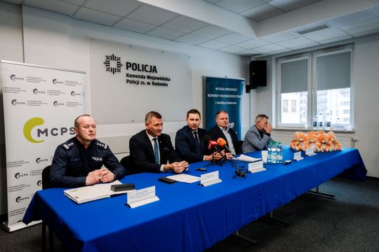 Program ochrony dzieci i młodzieży (zdjęcia)