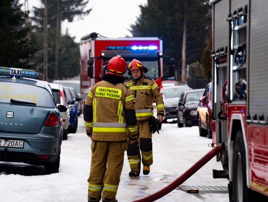 Pożar domu mieszkalnego przy ul. Sąsiedniej (zdjęcia)