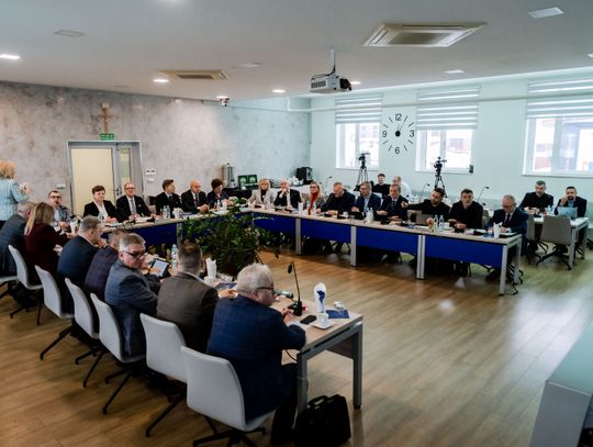 XIX sesja Rady Powiatu w Radomiu (zdjęcia) XIX sesja Rady Powiatu w Radomiu (zdjęcia)