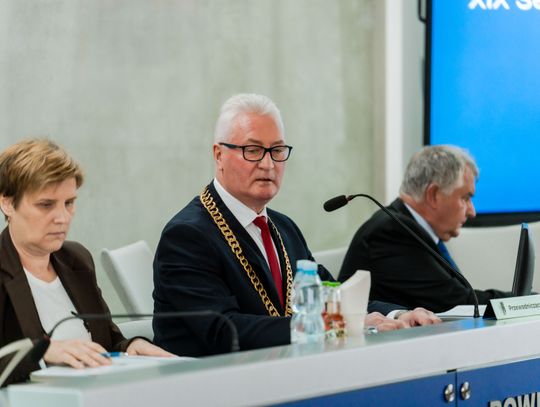 XIX sesja Rady Powiatu w Radomiu (zdjęcia)