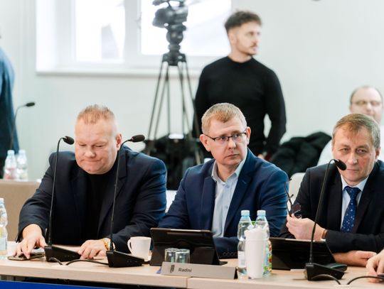 XIX sesja Rady Powiatu w Radomiu (zdjęcia)