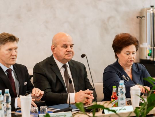 XIX sesja Rady Powiatu w Radomiu (zdjęcia)