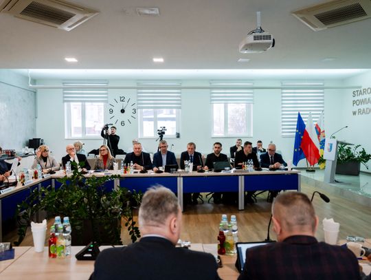 XIX sesja Rady Powiatu w Radomiu (zdjęcia)