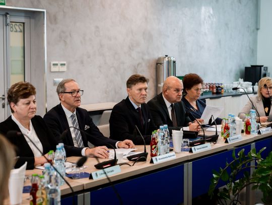 XIX sesja Rady Powiatu w Radomiu (zdjęcia)