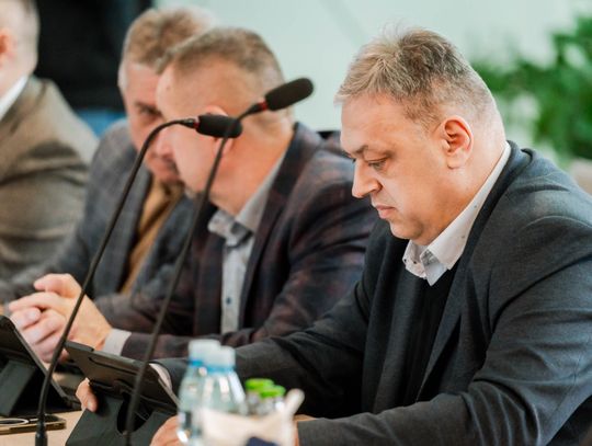 XIX sesja Rady Powiatu w Radomiu (zdjęcia)