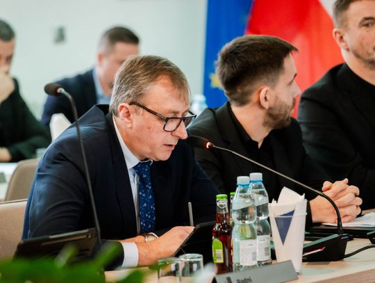 XIX sesja Rady Powiatu w Radomiu (zdjęcia)