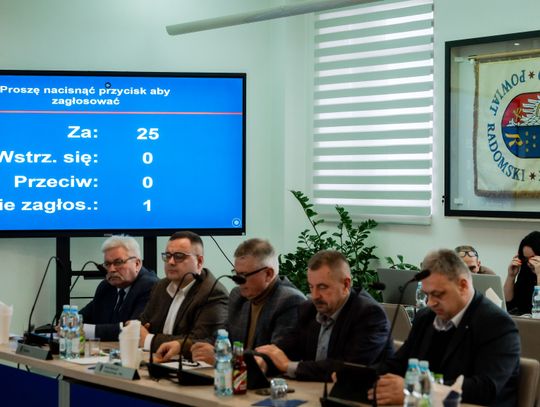 XIX sesja Rady Powiatu w Radomiu (zdjęcia)