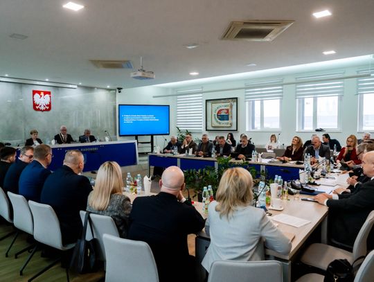 XIX sesja Rady Powiatu w Radomiu (zdjęcia)