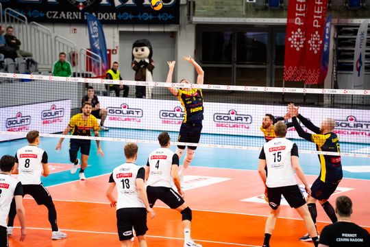 Pierrot Czarni Radom - PZL Leonardo Avia Świdnik (zdjęcia)