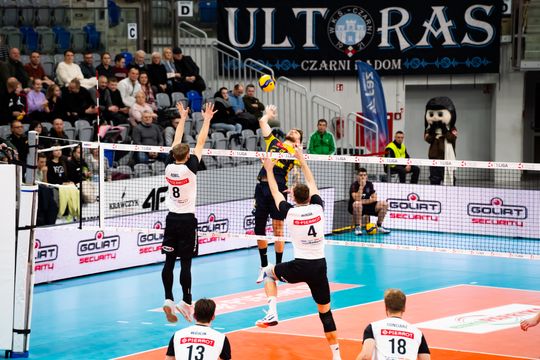 Pierrot Czarni Radom - PZL Leonardo Avia Świdnik (zdjęcia)