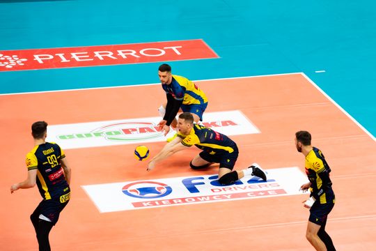 Pierrot Czarni Radom - PZL Leonardo Avia Świdnik (zdjęcia)