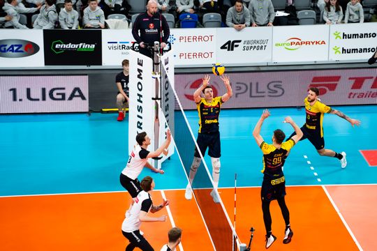 Pierrot Czarni Radom - PZL Leonardo Avia Świdnik (zdjęcia)