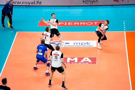 Pierrot Czarni Radom - PZL Leonardo Avia Świdnik (zdjęcia)