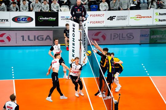 Pierrot Czarni Radom - PZL Leonardo Avia Świdnik (zdjęcia)