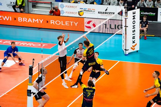 Pierrot Czarni Radom - PZL Leonardo Avia Świdnik (zdjęcia)