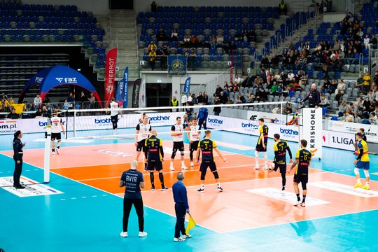 Pierrot Czarni Radom - PZL Leonardo Avia Świdnik (zdjęcia)