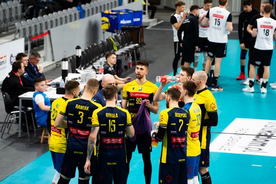 Pierrot Czarni Radom - PZL Leonardo Avia Świdnik (zdjęcia)