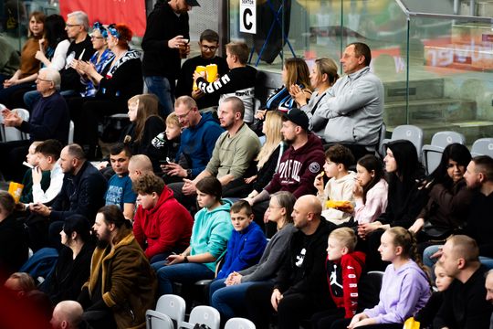 Pierrot Czarni Radom - PZL Leonardo Avia Świdnik (zdjęcia)