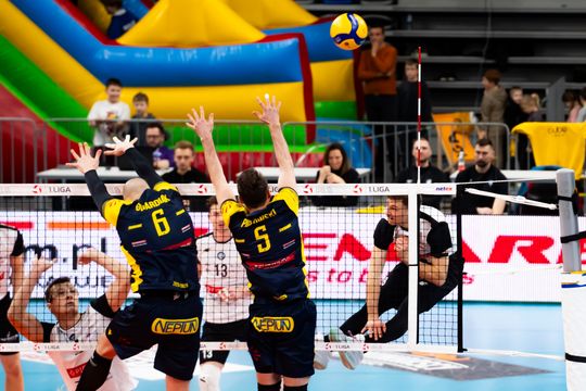 Pierrot Czarni Radom - PZL Leonardo Avia Świdnik (zdjęcia) Pierrot Czarni Radom - PZL Leonardo Avia Świdnik (zdjęcia)