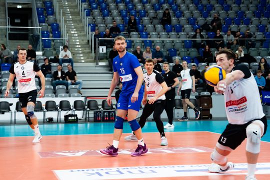 Pierrot Czarni Radom - PZL Leonardo Avia Świdnik (zdjęcia)