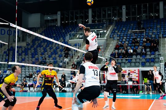 Pierrot Czarni Radom - PZL Leonardo Avia Świdnik (zdjęcia) Pierrot Czarni Radom - PZL Leonardo Avia Świdnik (zdjęcia)