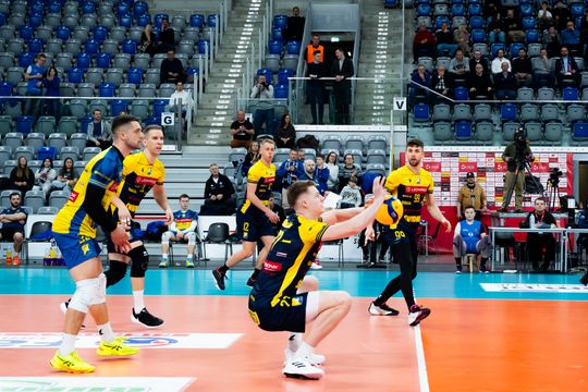 Pierrot Czarni Radom - PZL Leonardo Avia Świdnik (zdjęcia)