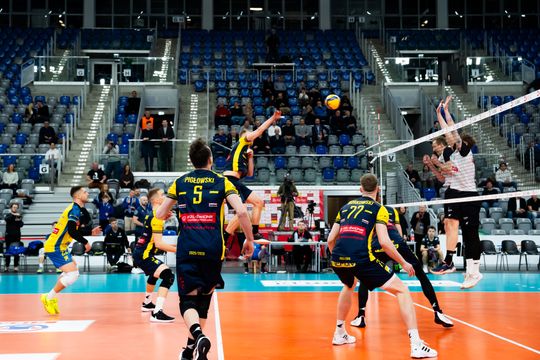 Pierrot Czarni Radom - PZL Leonardo Avia Świdnik (zdjęcia)