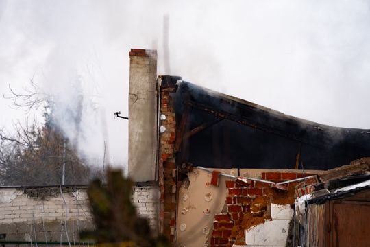Pożar domu mieszkalnego przy ul. Sąsiedniej (zdjęcia)