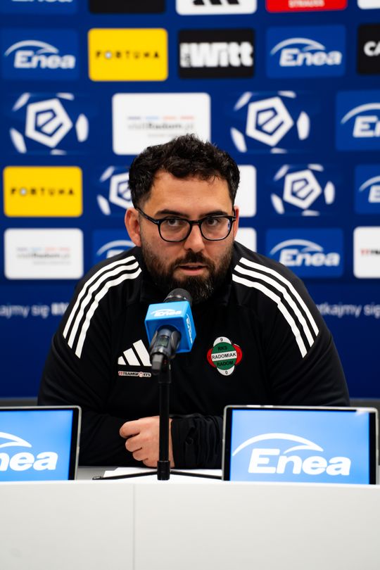 Przedmeczowa konferencja prasowa z trenerem Radomiaka Radom (zdjęcia) Przedmeczowa konferencja prasowa z trenerem Radomiaka Radom (zdjęcia)