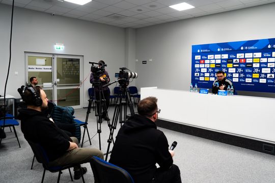 Przedmeczowa konferencja prasowa z trenerem Radomiaka Radom (zdjęcia) Przedmeczowa konferencja prasowa z trenerem Radomiaka Radom (zdjęcia)