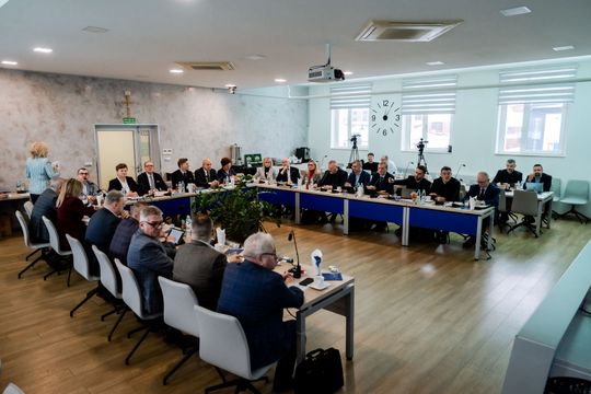 XIX sesja Rady Powiatu w Radomiu (zdjęcia)