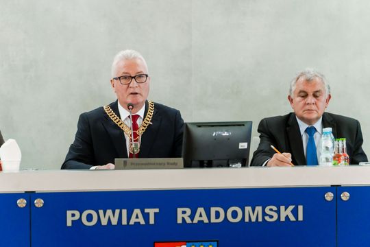 XIX sesja Rady Powiatu w Radomiu (zdjęcia)