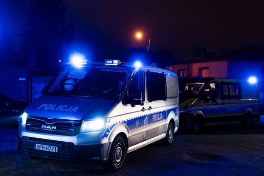 Rozczarowani kibice opuszczający stadion po odwołanym meczu Radomiak Radom - Arka Gdynia (zdjęcia) Rozczarowani kibice opuszczający stadion po odwołanym meczu Radomiak Radom - Arka Gdynia (zdjęcia)