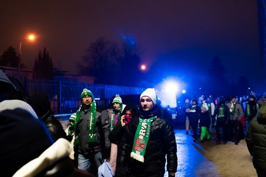 Rozczarowani kibice opuszczający stadion po odwołanym meczu Radomiak Radom - Arka Gdynia (zdjęcia) Rozczarowani kibice opuszczający stadion po odwołanym meczu Radomiak Radom - Arka Gdynia (zdjęcia)