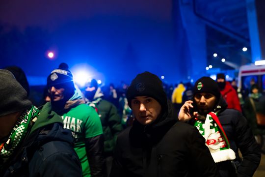 Rozczarowani kibice opuszczający stadion po odwołanym meczu Radomiak Radom - Arka Gdynia (zdjęcia) Rozczarowani kibice opuszczający stadion po odwołanym meczu Radomiak Radom - Arka Gdynia (zdjęcia)