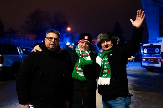 Rozczarowani kibice opuszczający stadion po odwołanym meczu Radomiak Radom - Arka Gdynia (zdjęcia) Rozczarowani kibice opuszczający stadion po odwołanym meczu Radomiak Radom - Arka Gdynia (zdjęcia)