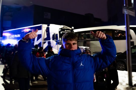 Rozczarowani kibice opuszczający stadion po odwołanym meczu Radomiak Radom - Arka Gdynia (zdjęcia)