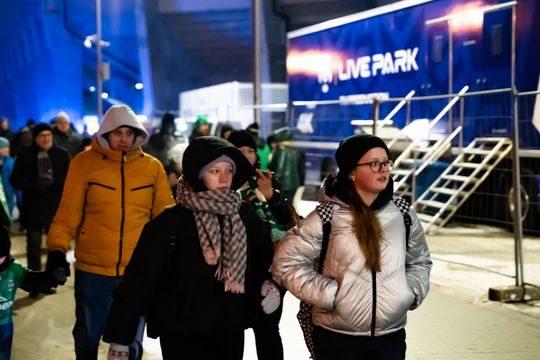 Rozczarowani kibice opuszczający stadion po odwołanym meczu Radomiak Radom - Arka Gdynia (zdjęcia) Rozczarowani kibice opuszczający stadion po odwołanym meczu Radomiak Radom - Arka Gdynia (zdjęcia)