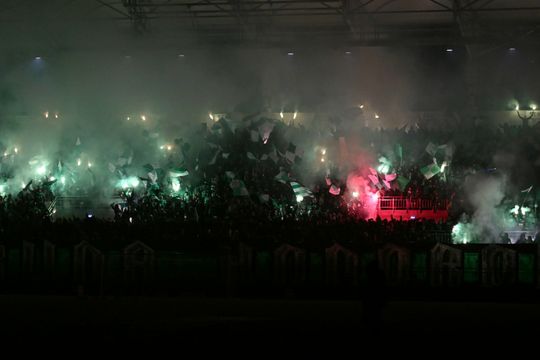Rozczarowani kibice opuszczający stadion po odwołanym meczu Radomiak Radom - Arka Gdynia (zdjęcia)