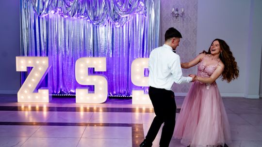 Studniówka Zespołu Szkół Samochodowych (zdjęcia)