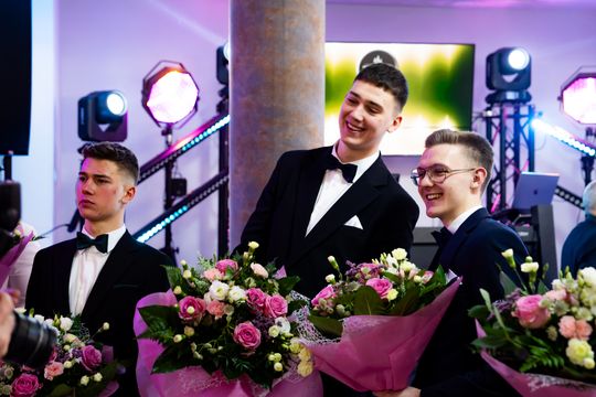 Studniówka Zespołu Szkół Samochodowych (zdjęcia) Studniówka Zespołu Szkół Samochodowych (zdjęcia)