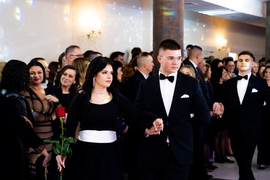 Studniówka Zespołu Szkół Samochodowych (zdjęcia) Studniówka Zespołu Szkół Samochodowych (zdjęcia)