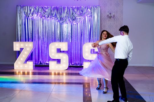 Studniówka Zespołu Szkół Samochodowych (zdjęcia) Studniówka Zespołu Szkół Samochodowych (zdjęcia)