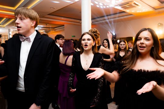 Studniówki 2026: XIII Liceum Ogólnokształcące z Oddziałami Dwujęzycznymi (zdjęcia) Studniówki 2026: XIII Liceum Ogólnokształcące z Oddziałami Dwujęzycznymi (zdjęcia)